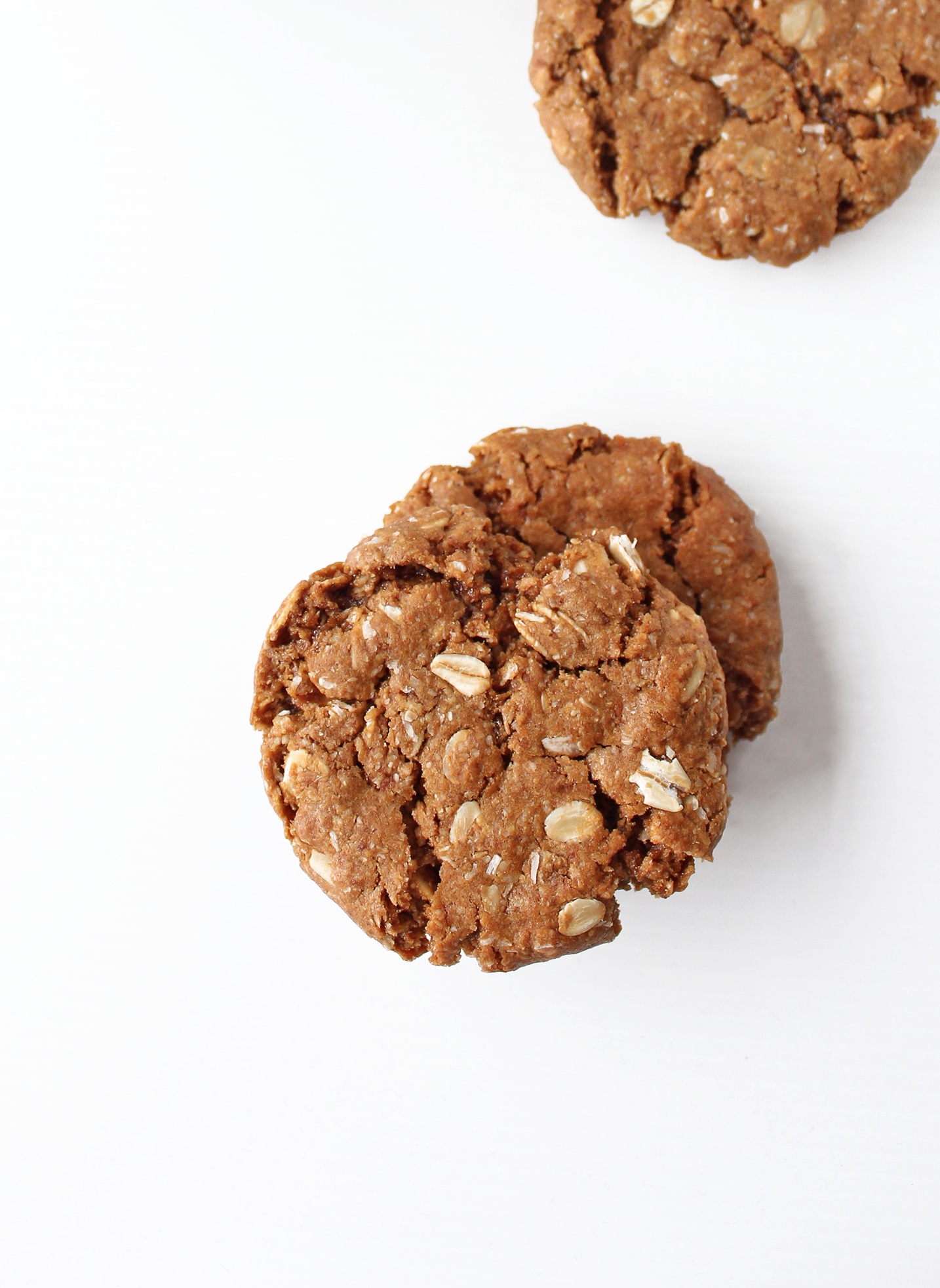 The perfect chewy, Vegan Anzac biscuit that is made from healthy, plantbased vegan ingredients.